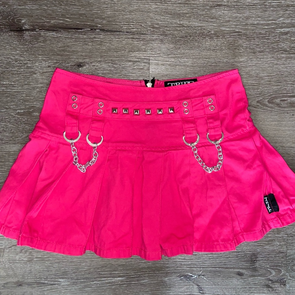 Tripp nyc hot pink skirt with undetachable chains!